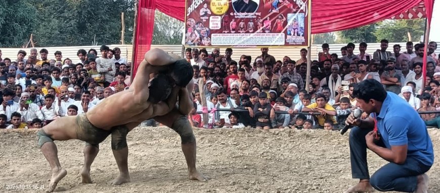 बाराबंकी: पहलवानों के दांव पेंच से दंगल में दिखा रोमांच