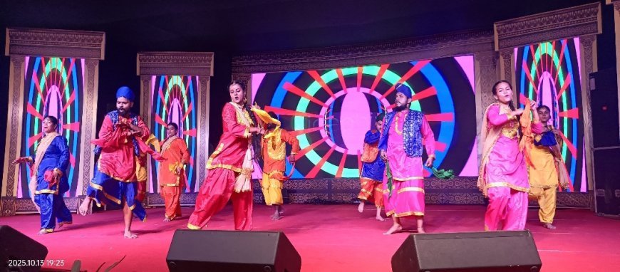 बाराबंकी: म्यूजिक फायर ग्रुप की भव्य नृत्य प्रस्तुतियों ने देवा महोत्सव को बनाया यादगार