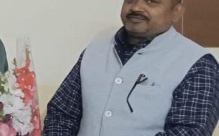 आठ पोल कांड में जांच ठप: क्या बालमुकुंद गुप्ता पर अफसरों की मेहरबानी ?