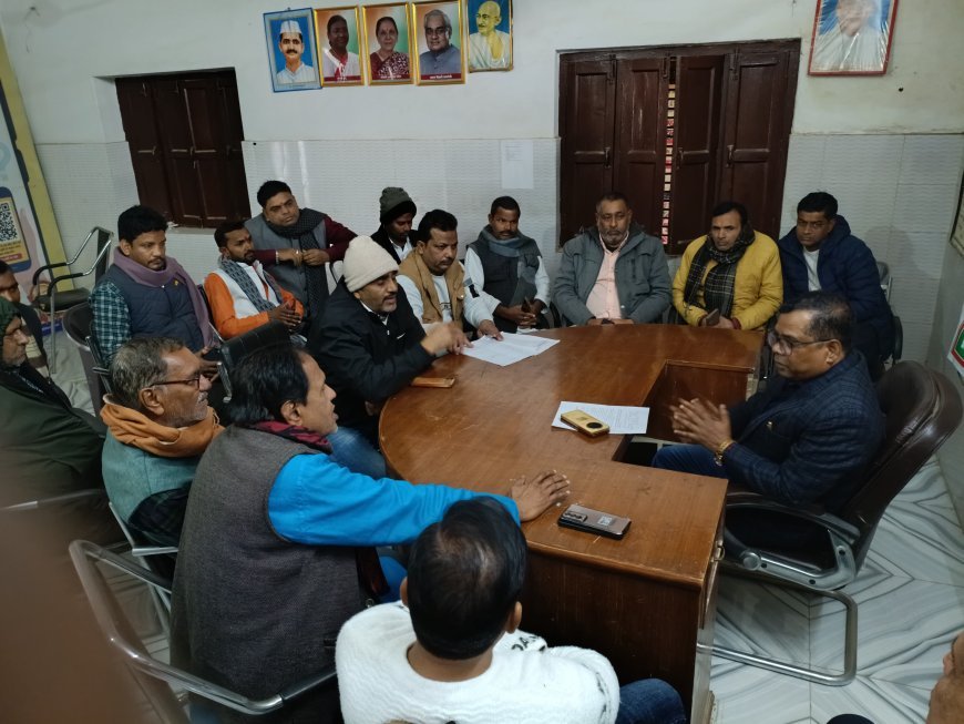 भ्रष्टाचार के आरोपों के बीच नगर पालिका ईओ द्वारा वार्ता बीच में छोड़े जाने से भाजपा नेताओं में नाराजगी