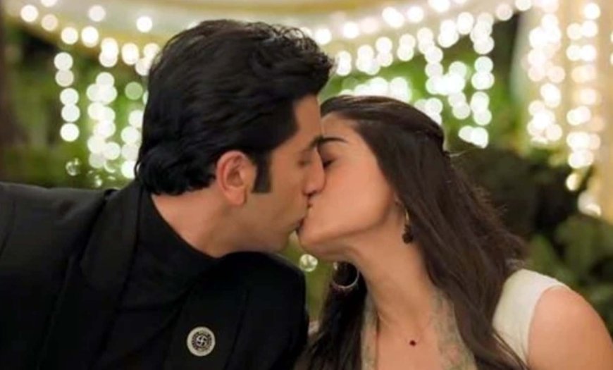 शादी के बाद भी ऑन-स्क्रीन किसिंग और इंटीमेट सीन्स देने वाले बॉलीवुड सितारे, सोशल मीडिया पर मची बहस