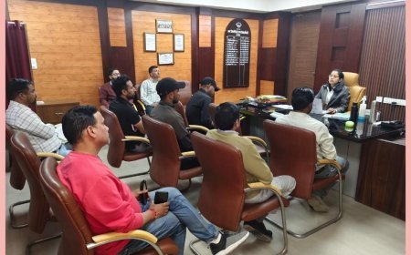 सीएम हेल्पलाइन मामलों की समीक्षा