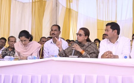 सोमेश्वर शिविर में मंत्री रेखा आर्य ने सुनी समस्याएं