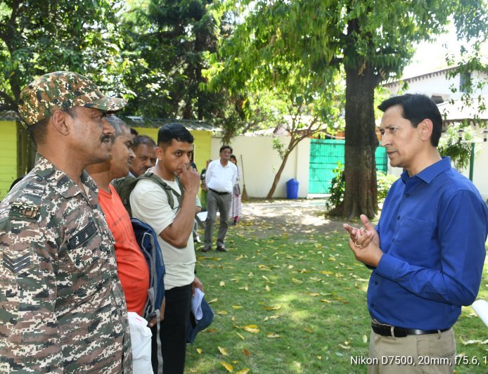 हल्द्वानी जनसुनवाई में आयुक्त दीपक रावत ने सुनी समस्याएं, कई मामलों का मौके पर निस्तारण