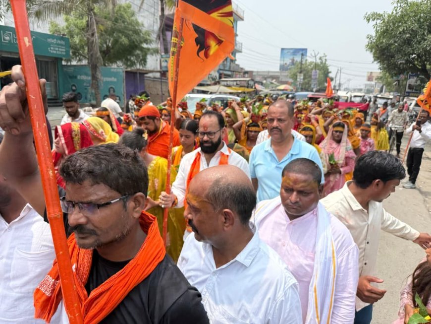 पडरौना में प्राण प्रतिष्ठा व कलश यात्रा