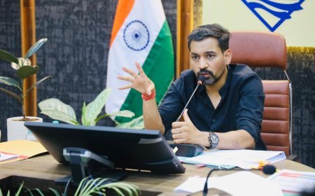 देहरादून: सीएम हेल्पलाइन में लंबित शिकायतों पर डीएम सख्त, डीएम ने विभागों को दी कड़ी हिदायत