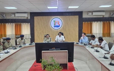 बलरामपुर: डीएम की अध्यक्षता में सेंट्रल पीस कमेटी की बैठक सम्पन्न सौहार्दपूर्ण वातावरण में त्योहार मनाने की अपील