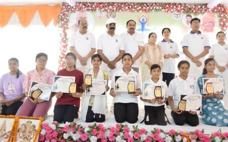 लखीमपुर खीरी : खीरी में योग का महासंगम, उत्साह से मना अंतरराष्ट्रीय योग दिवस