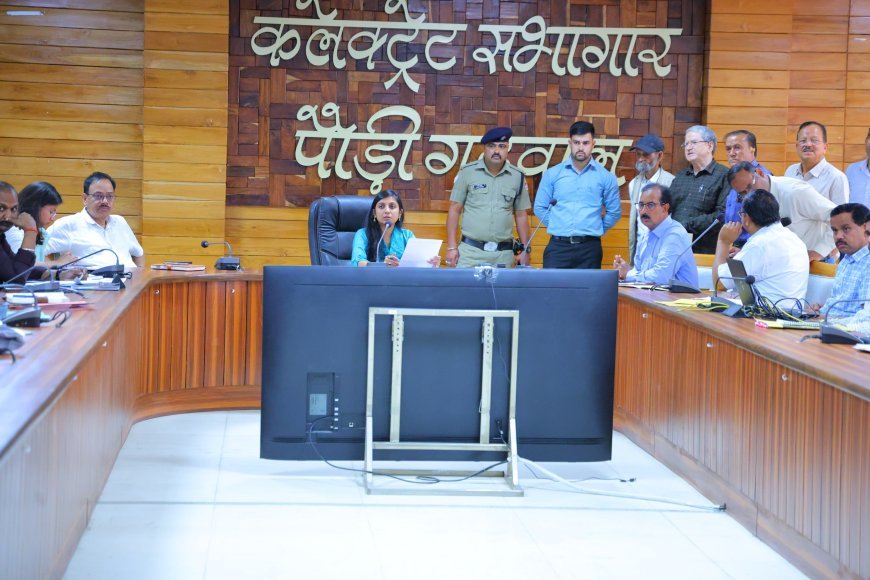 पौड़ी गढ़वाल : जनता मिलन में डीएम सख्त, शिकायतों के त्वरित निस्तारण के निर्देश