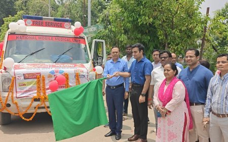 विशेष संचारी रोग नियंत्रण अभियान के प्रति जागरूकता वाहन रैली आयोजित सीडीओ ने दिखाई हरी झंडी