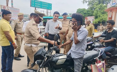 बलरामपुर:;सड़क सुरक्षा अभियान के तहत प्रमुख चौराहों पर चला विशेष जनजागरूकता एवं सघन वाहन चेकिंग अभियान