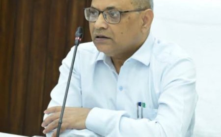 देहरादून : आपदा राहत कार्यों में तेजी लाएं, अवरुद्ध मार्ग जल्द खोलें: गढ़वाल आयुक्त
