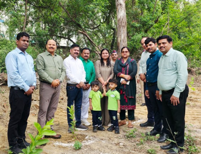 कानपुर: “एक पेड़ माँ के नाम” से परिवहन विभाग ने किया महा-वृक्षारोपण 