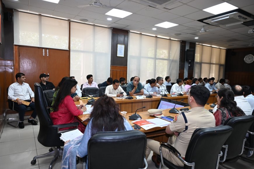 सीएम विंडो की ओवरड्यू शिकायतों को गंभीरता से लेते हुए तीन दिन के अंदर अपलोड करें संबंधित विभाग एटीआर - डीसी नेहा सिंह*   