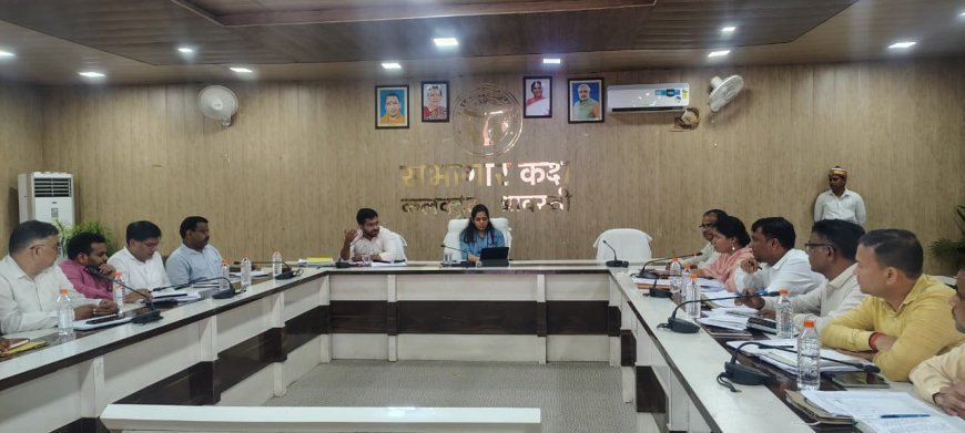 डीएम की अध्यक्षता में बेसिक शिक्षा विभाग द्वारा टास्क फोर्स की समीक्षा बैठक सम्पन्न