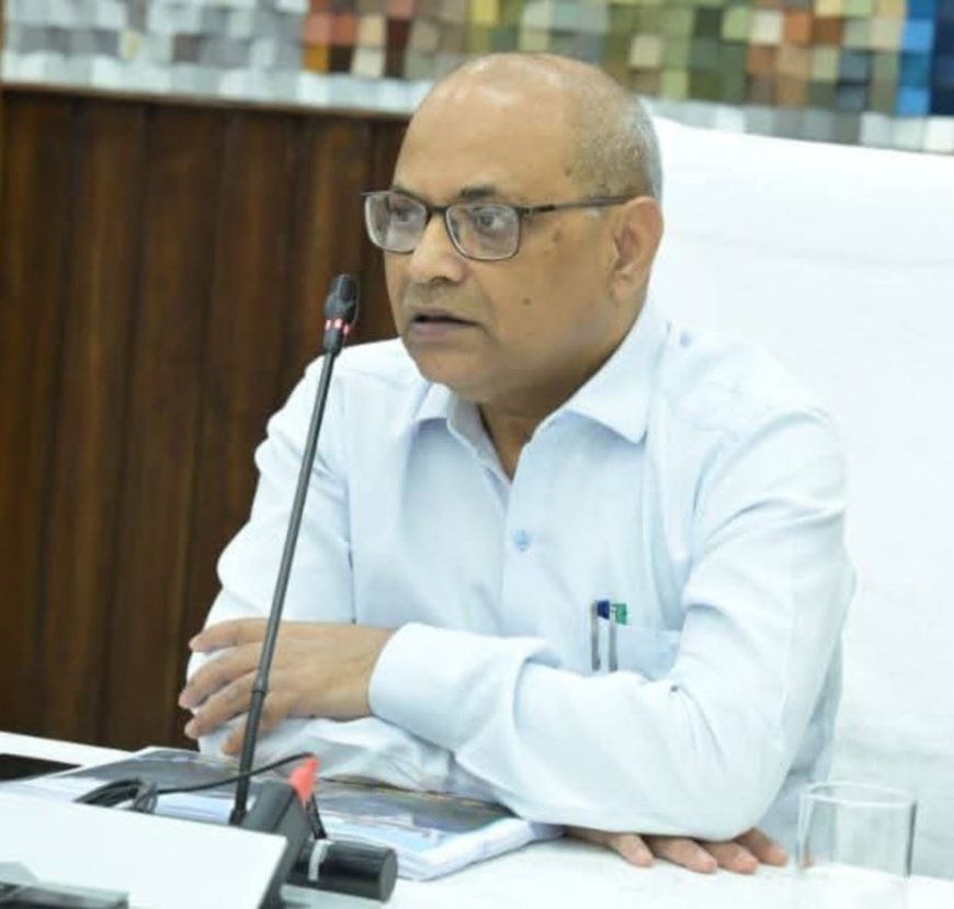 देहरादून : आपदा राहत कार्यों में तेजी लाएं, अवरुद्ध मार्ग जल्द खोलें: गढ़वाल आयुक्त